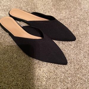 Ladies slip on shoes/mules